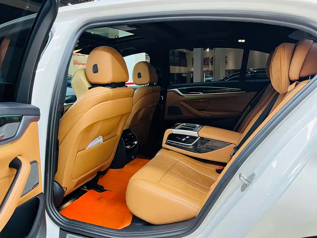 BMW 5 Series 2018 530Li Exclusive M Sports Package купить на сайте DeffCars