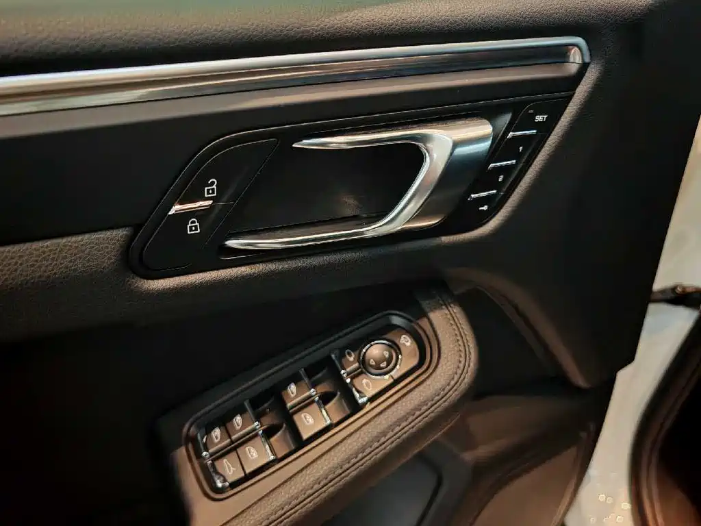 Macan 2023 Macan 2.0T купить на сайте DeffCars