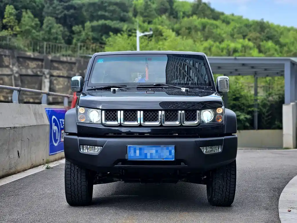 Beijing off-road BJ40 2016 40L 2.0T manual four-wheel drive premium version купить на сайте DeffCars