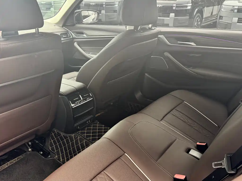 BMW 5 Series 2022 530Li Leading Luxury Package купить на сайте DeffCars