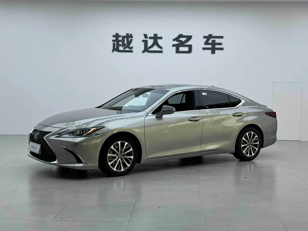 Lexus ES 2020款 260 卓越版 купить на сайте DeffCars