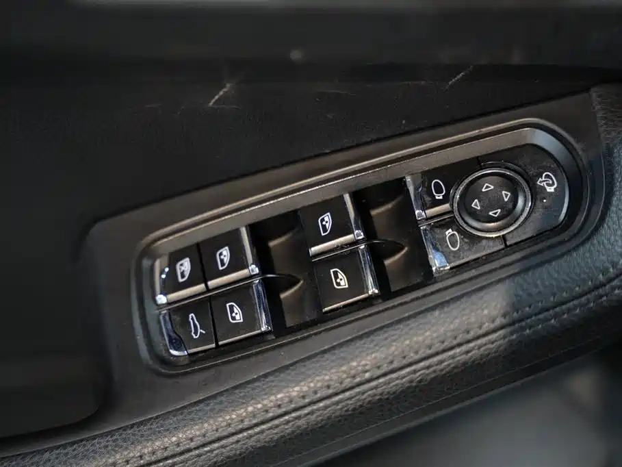 Macan 2017 Macan 2.0T купить на сайте DeffCars