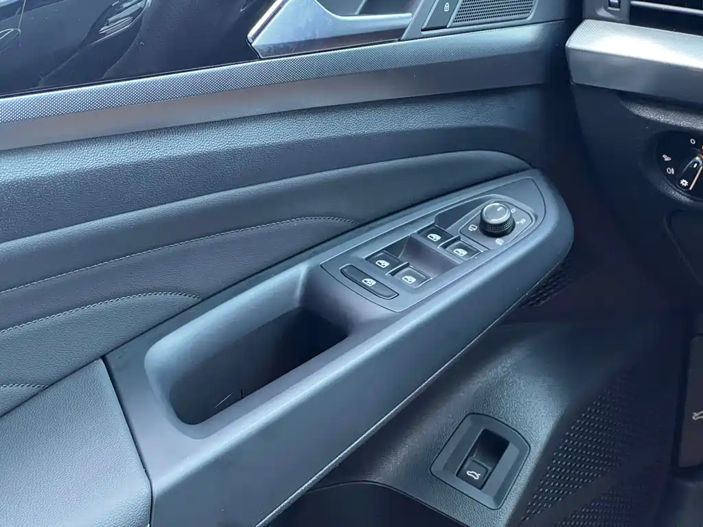 Passat 2023 facelift 330TSI Star Elite Edition купить на сайте DeffCars
