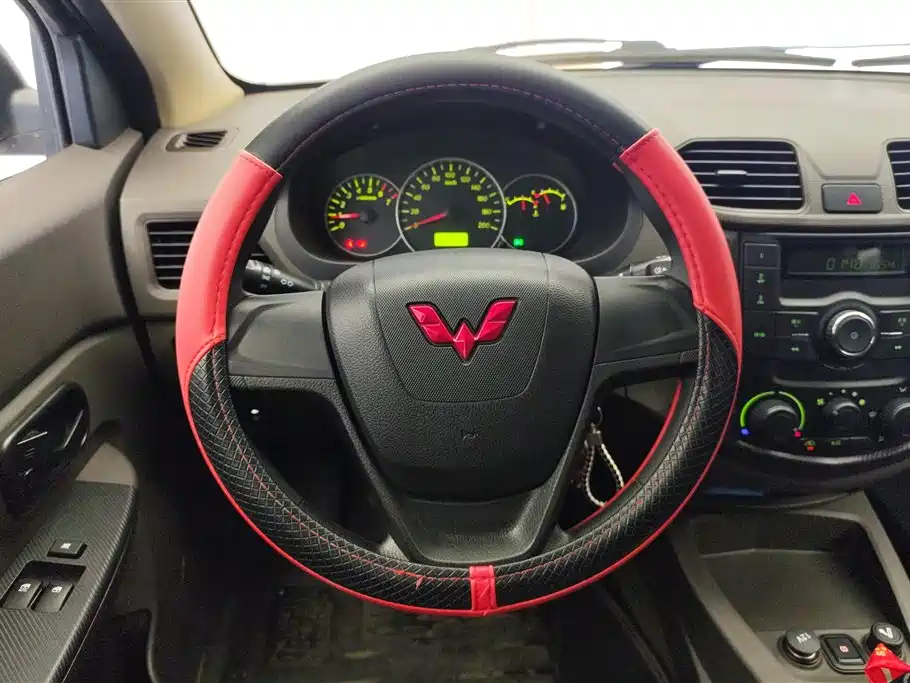 Wuling Hongguang 2020 1.2L S basic model National VI LSI купить на сайте DeffCars