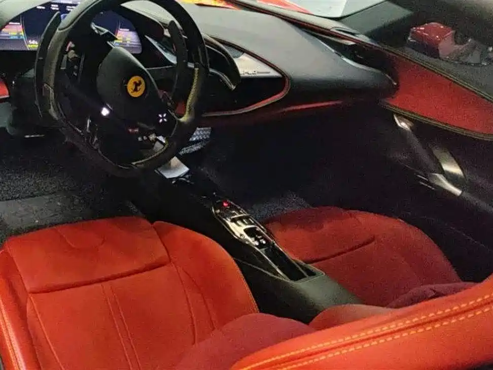 SF90 2020 3.9T V8 Stradale купить на сайте DeffCars