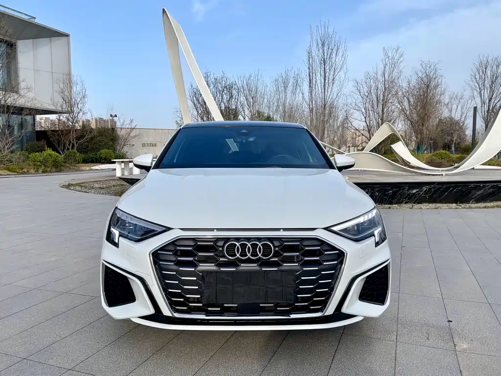 Audi A3 2023 facelift Sportback 35 TFSI stylish and sporty купить на сайте DeffCars