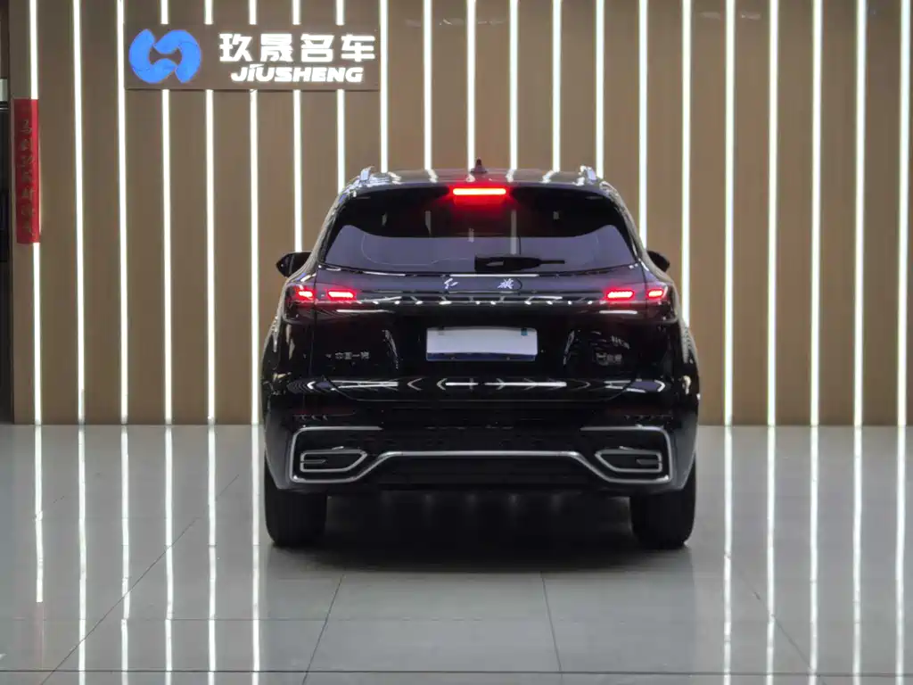 Hongqi HS5 2023 2.0T Qixiang Pro version купить на сайте DeffCars