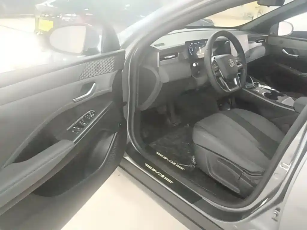 Qin PLUS 2025 EV Smart Driving Edition 510KM Enterprising Type купить на сайте DeffCars