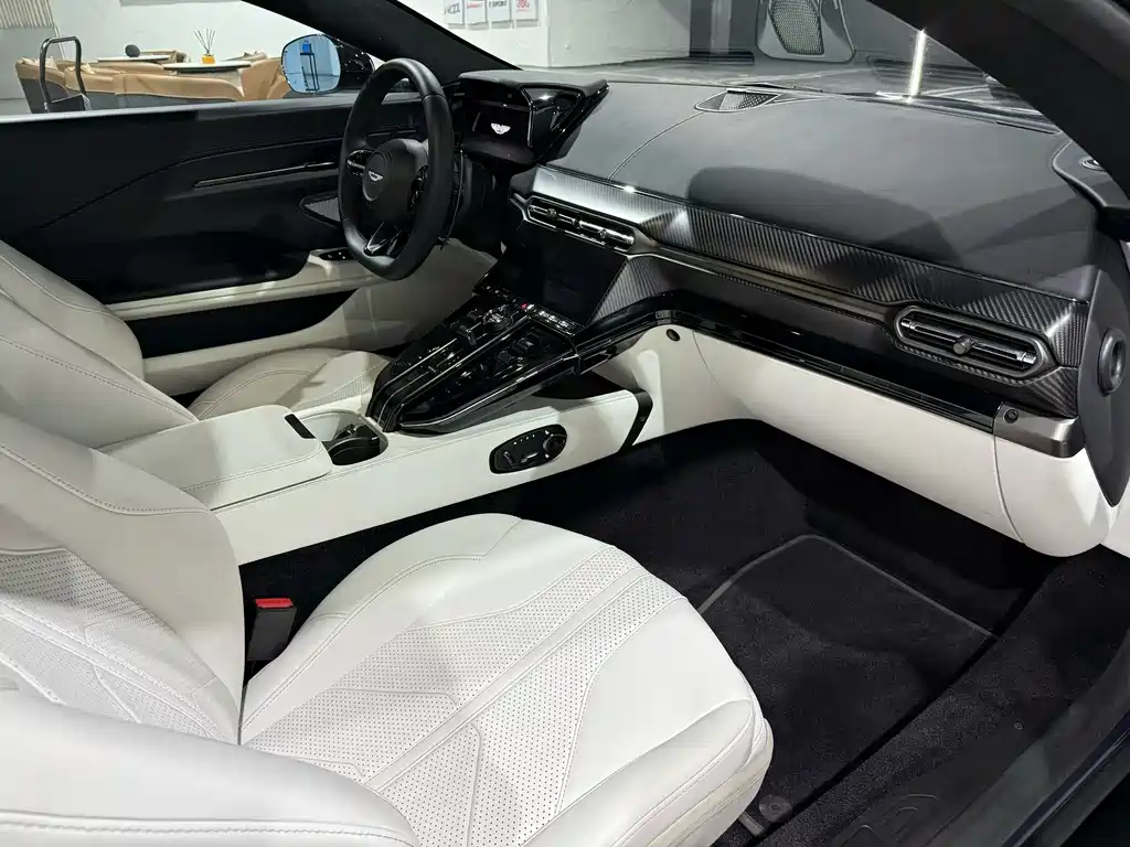 V8 Vantage 2024 4.0T V8 Coupe купить на сайте DeffCars
