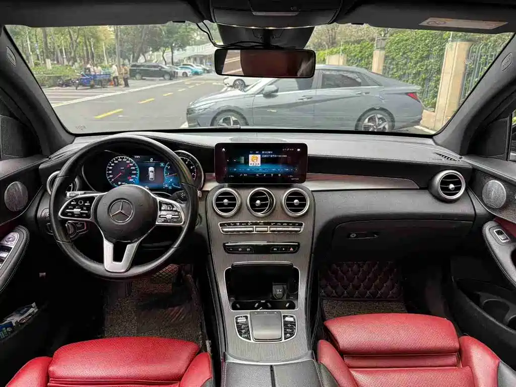 Mercedes-Benz GLC Coupe 2020 GLC 300 4MATIC Coupe SUV купить на сайте DeffCars