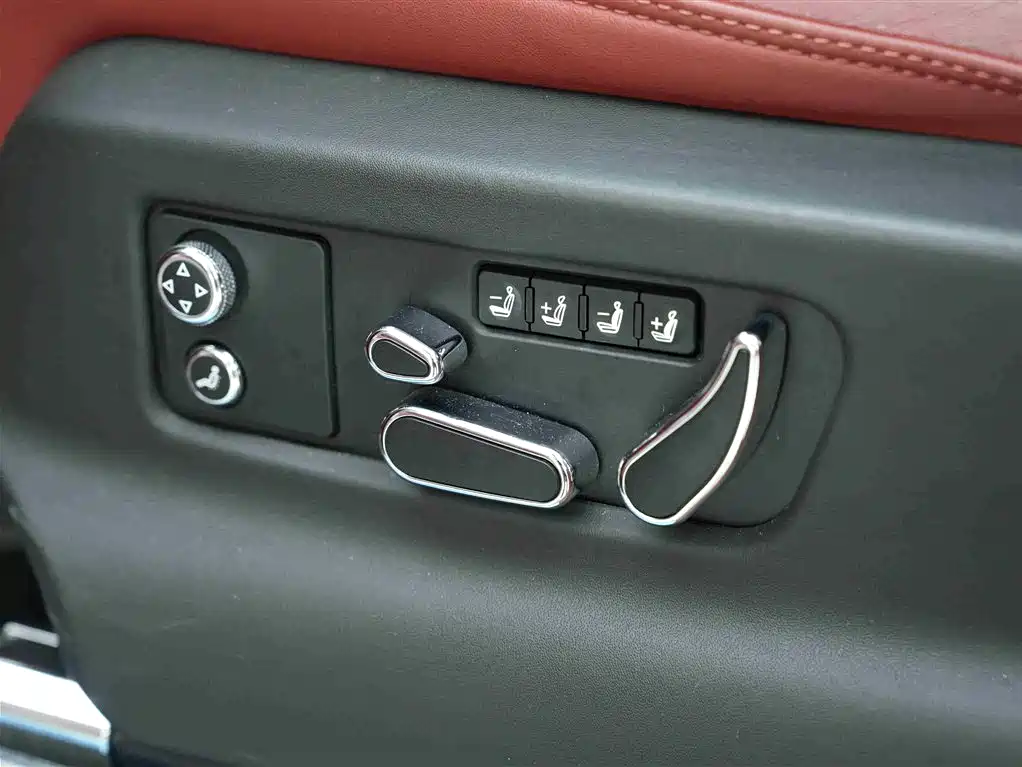 Bentayga 2022 4.0T V8 купить на сайте DeffCars