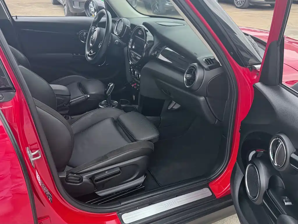MINI 2018 1.5T COOPER Artist Five-Door Edition купить на сайте DeffCars