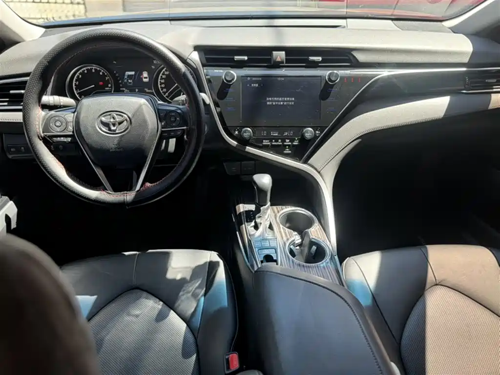 Camry 2019 2.5G Deluxe Edition National VI купить на сайте DeffCars