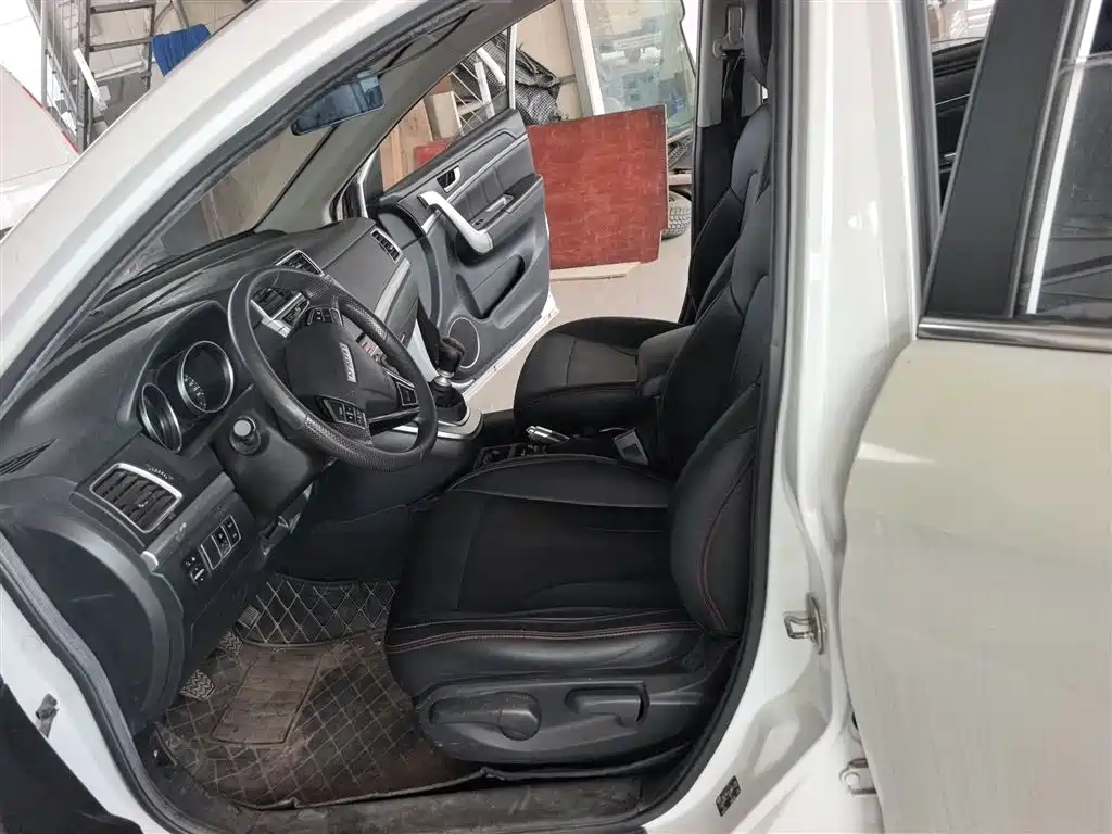 Haval M6 2018 1.5T manual two-wheel drive urban model купить на сайте DeffCars