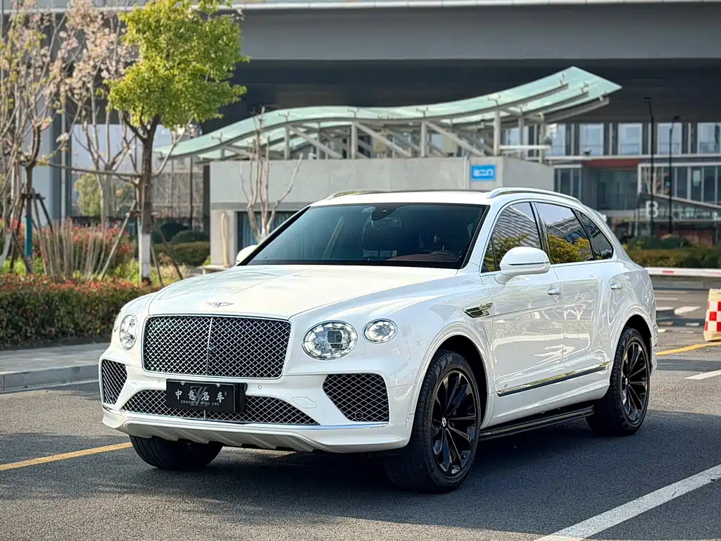 Bentayga 2022 4.0T V8 купить на сайте DeffCars