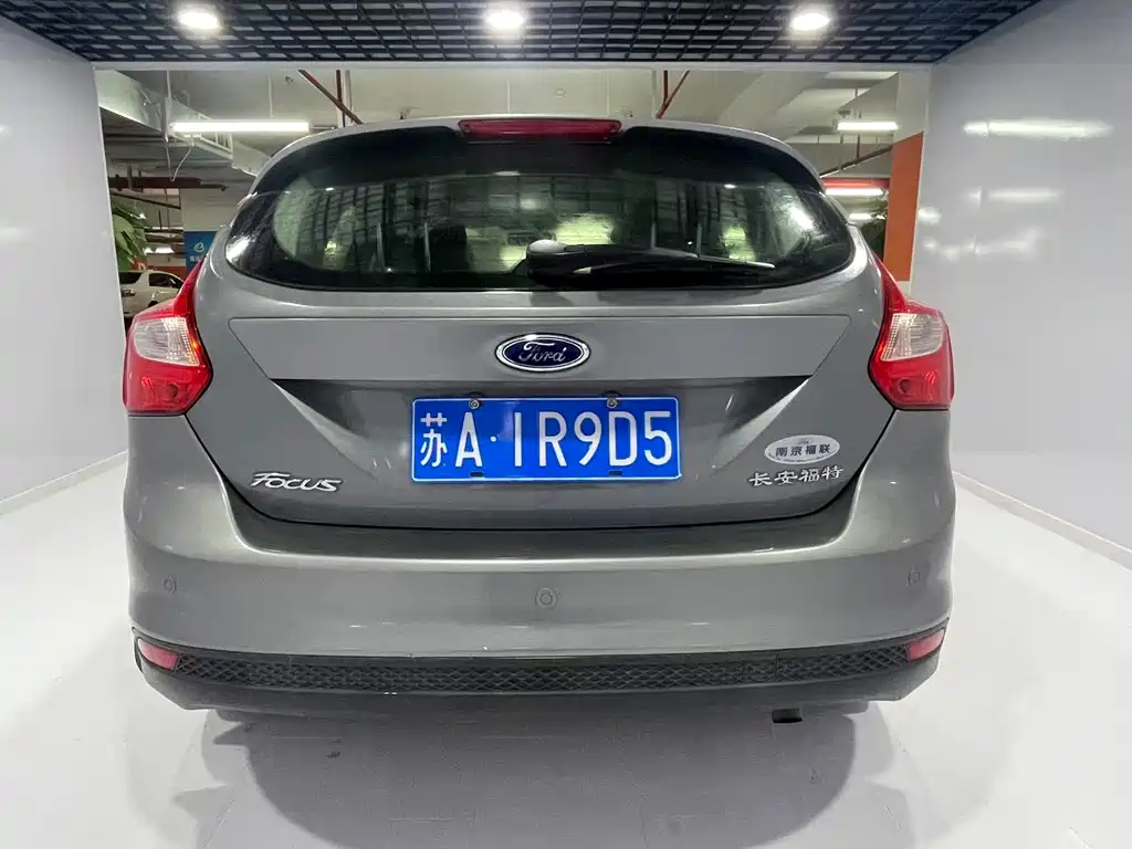 Focus 2012 hatchback 1.6L automatic fashion model купить на сайте DeffCars