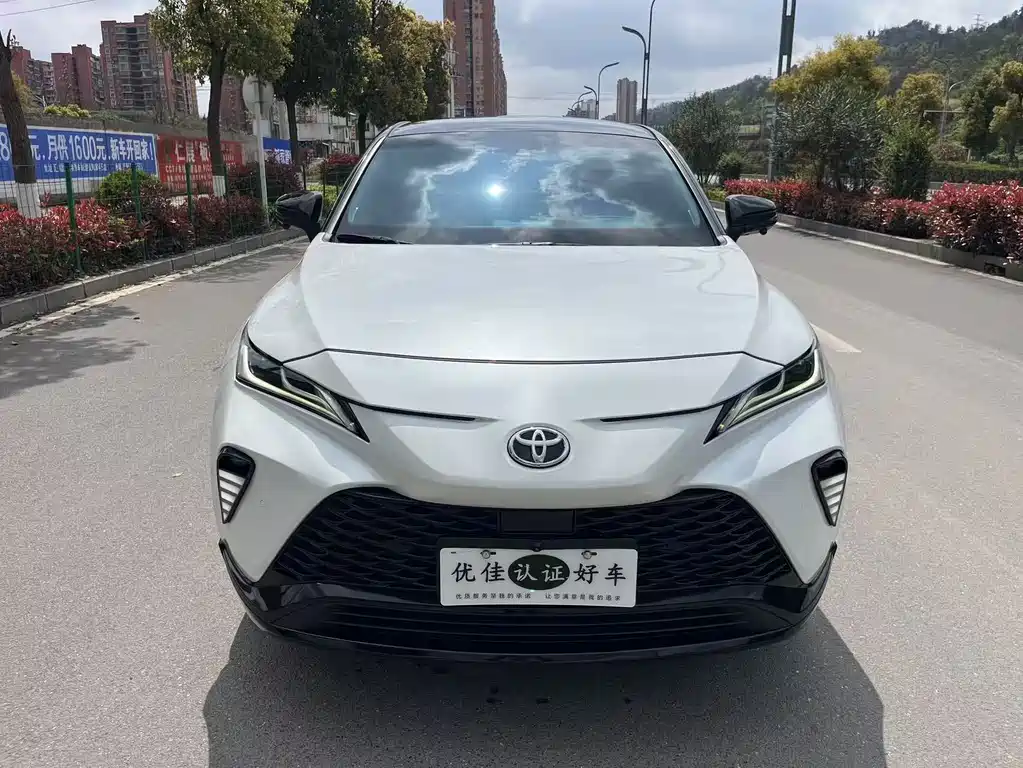 Vesa 2022 2.0L CVT two-wheel drive premium version купить на сайте DeffCars