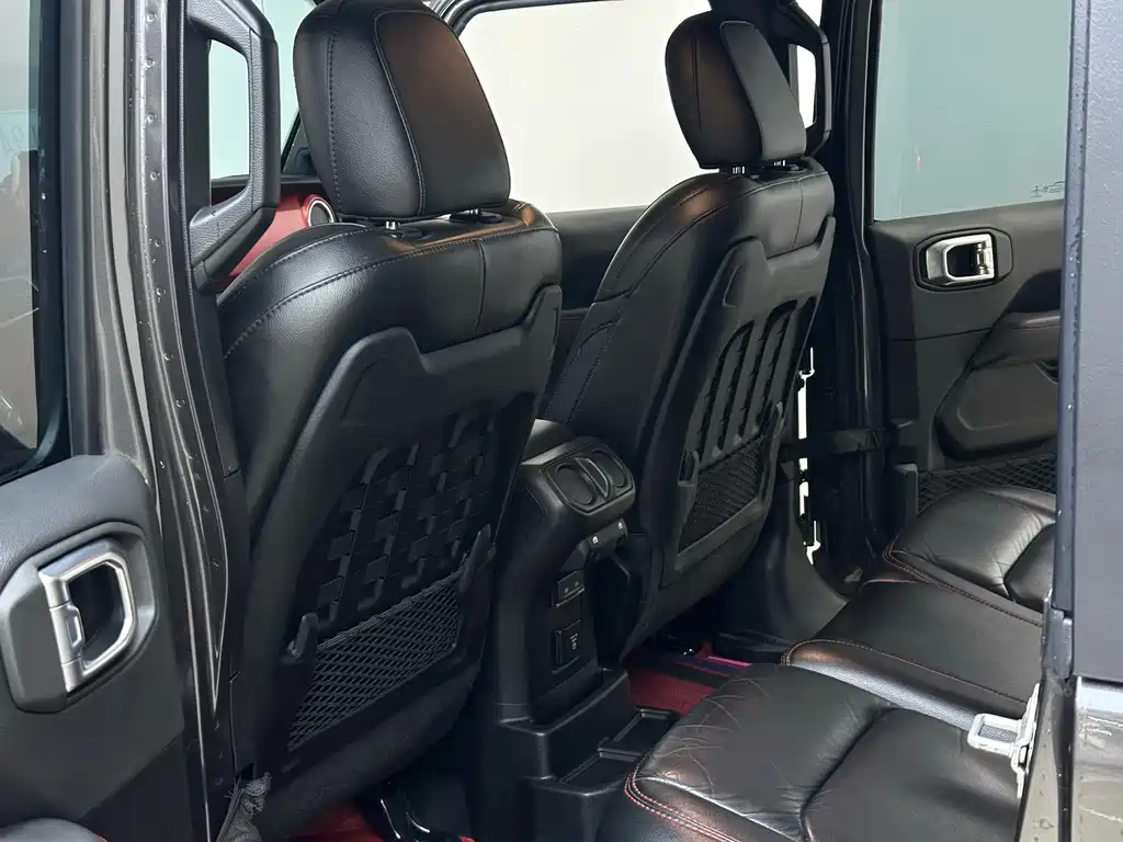 Wrangler 2021 2.0T Robin Hood Four-Door Edition купить на сайте DeffCars
