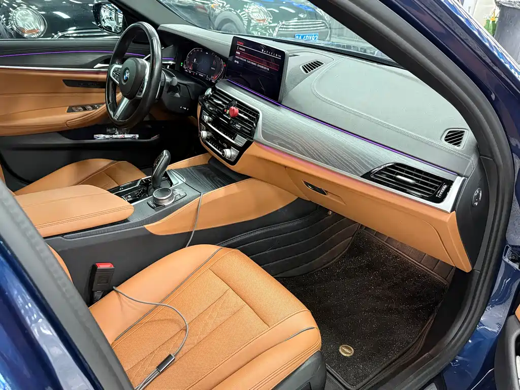 BMW 5 Series 2021 530Li Leading M Sports Package купить на сайте DeffCars