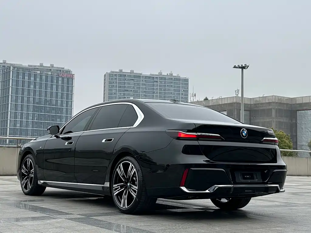 BMW 7 Series 2023 facelift 740Li exclusive M sports package купить на сайте DeffCars