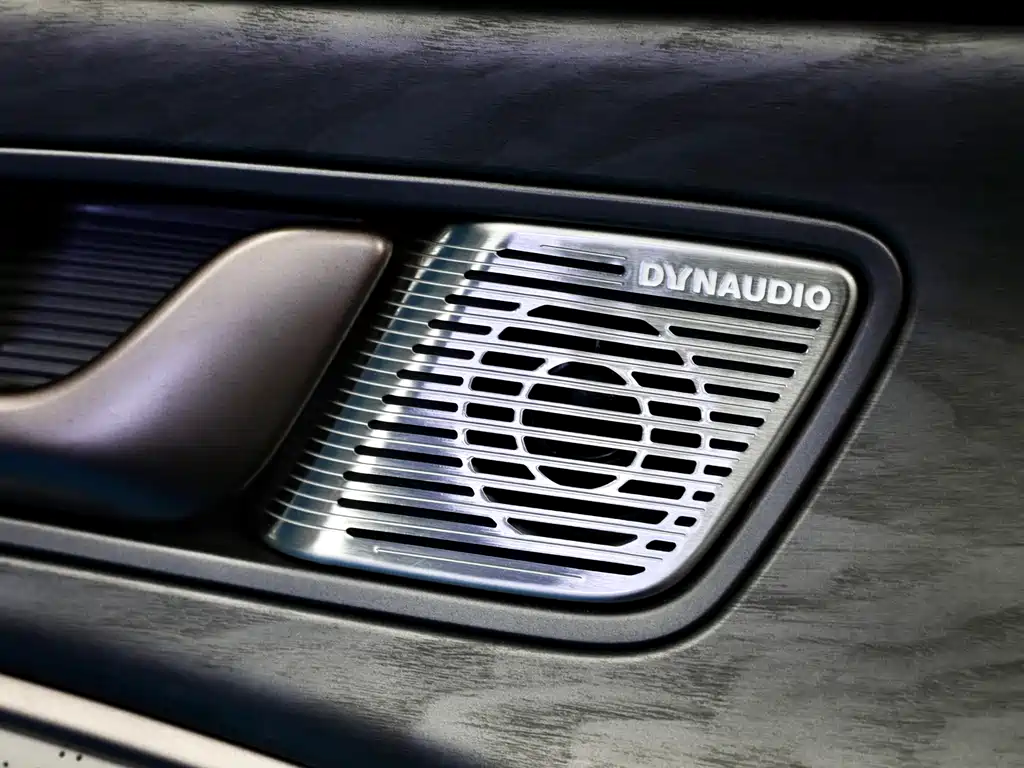 Denza D9 2022 DM-i 1040 Premium Type купить на сайте DeffCars