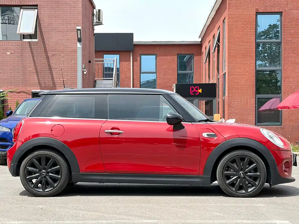MINI 2018 1.5T COOPER Artist купить на сайте DeffCars