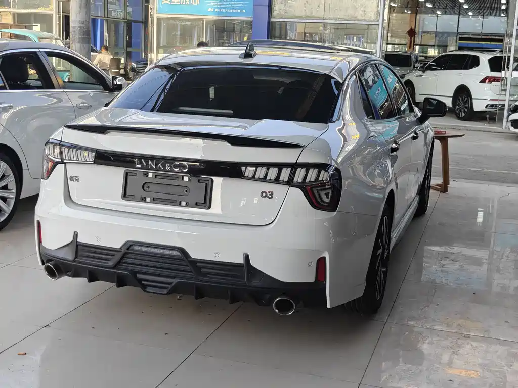 Lynk & Co 03 2020 1.5TD DCT Powerful Edition купить на сайте DeffCars