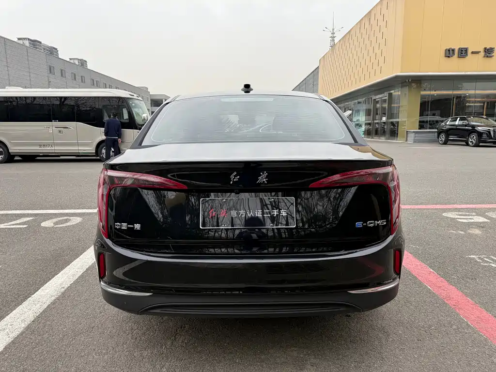 Hongqi E-QM5 2024 500km travel version купить на сайте DeffCars