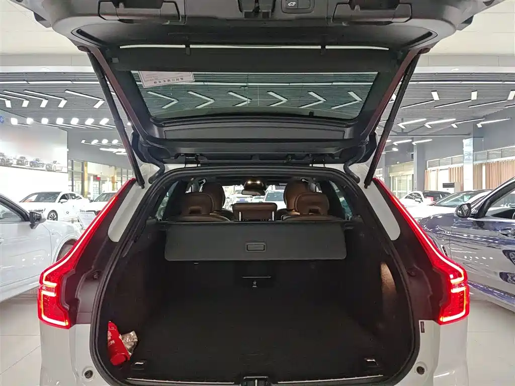 Volvo XC60 2021 T5 four-wheel drive Zhiyi Luxury Edition купить на сайте DeffCars