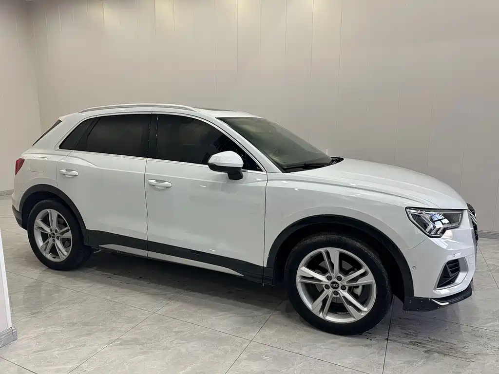 Audi Q3 2022 35 TFSI Fashionable and Elegant купить на сайте DeffCars