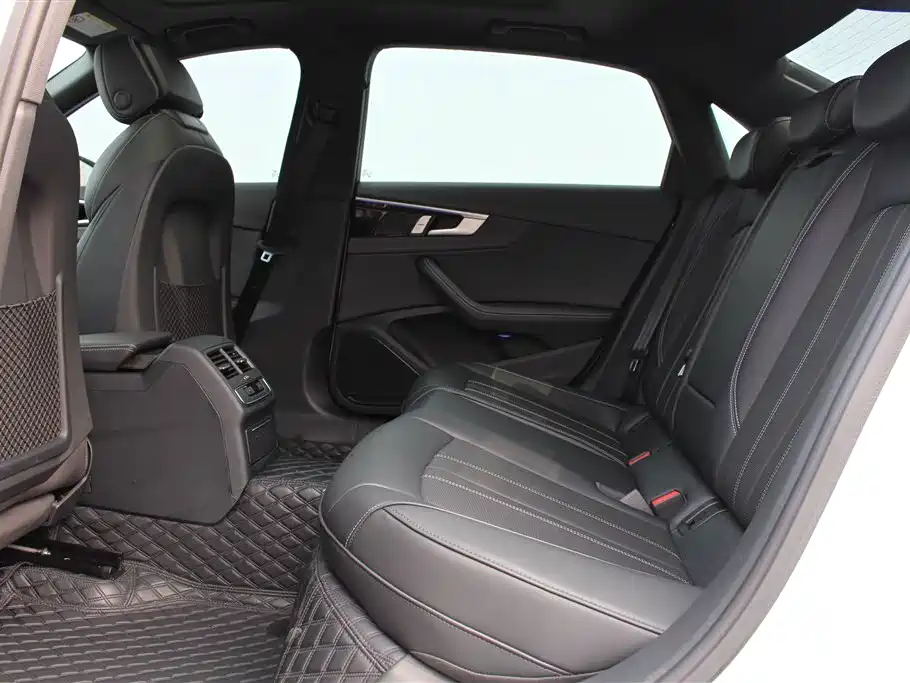 Audi A4L 2024 40 TFSI luxury and dynamic model купить на сайте DeffCars