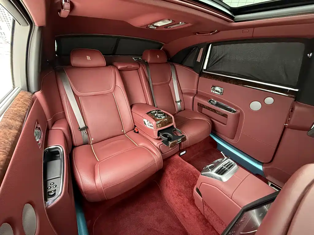 Ghost 2018 6.6T long wheelbase version купить на сайте DeffCars