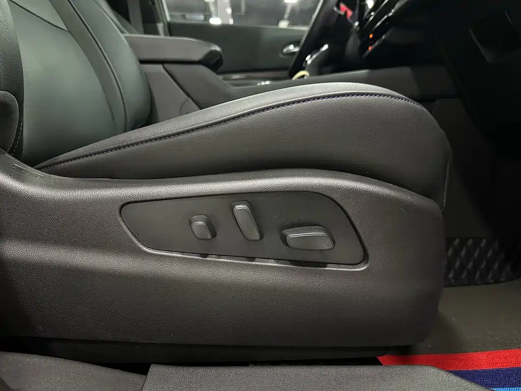 Cadillac XT4 2024 28T four-wheel drive luxury model купить на сайте DeffCars