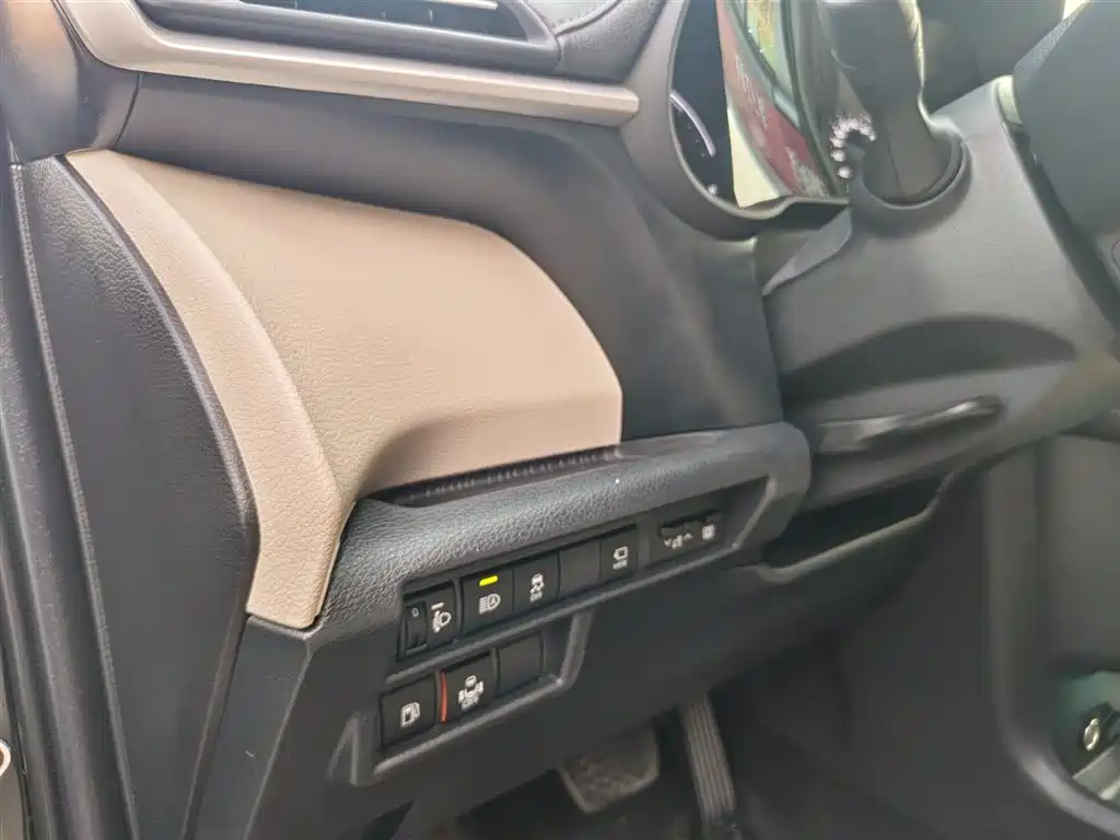 SIENNA 2023 2.5L Hybrid Premium Edition купить на сайте DeffCars