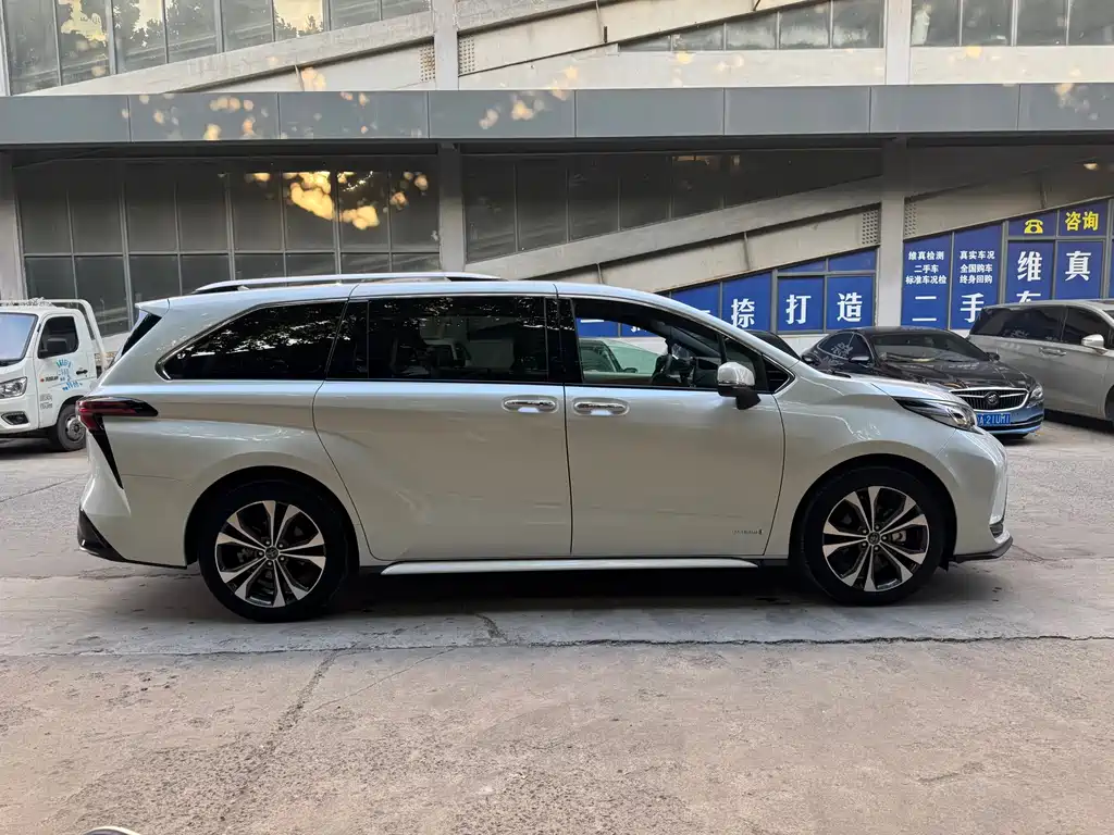 Grevia 2023 2.5L Hybrid Premium PLUS Edition купить на сайте DeffCars