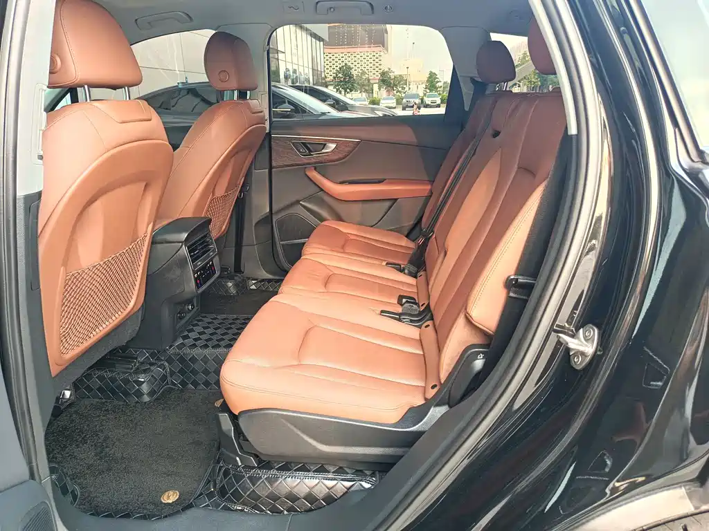 Audi Q7 2022 55 TFSI quattro S line sports купить на сайте DeffCars