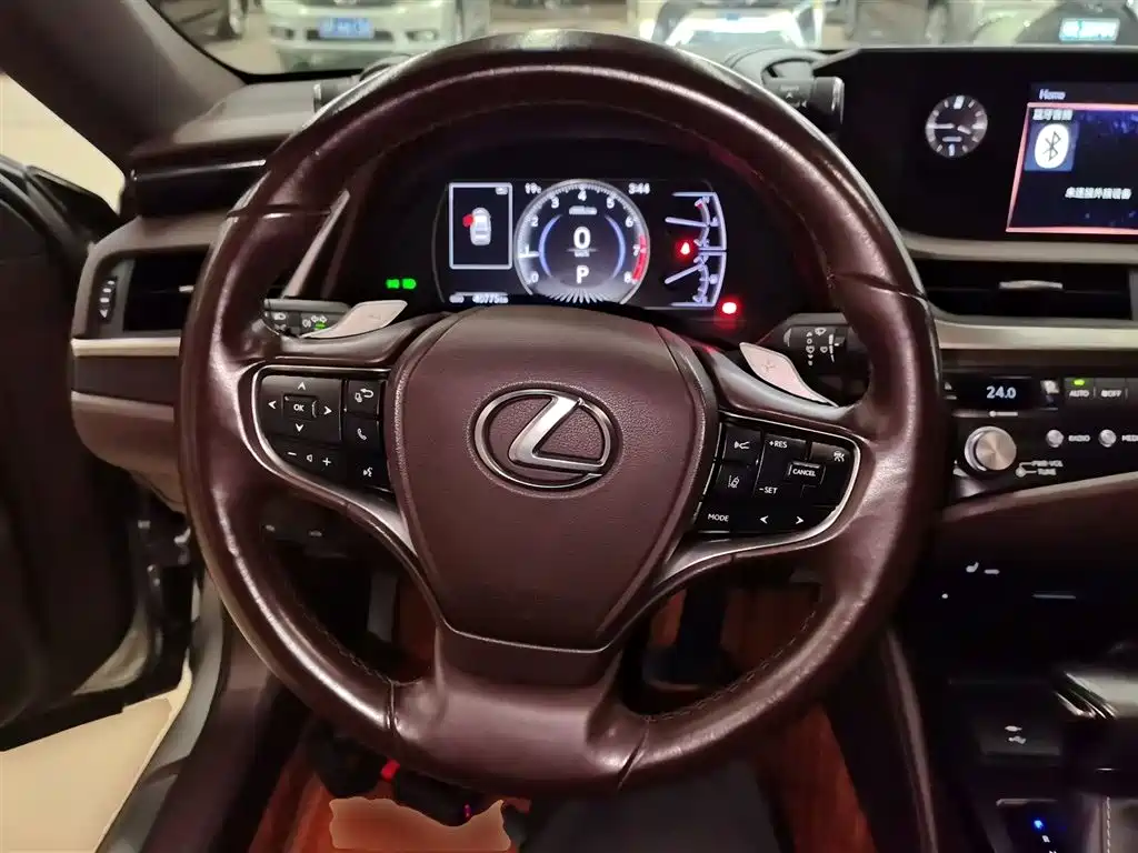Lexus ES 2020 200 Excellence Edition купить на сайте DeffCars