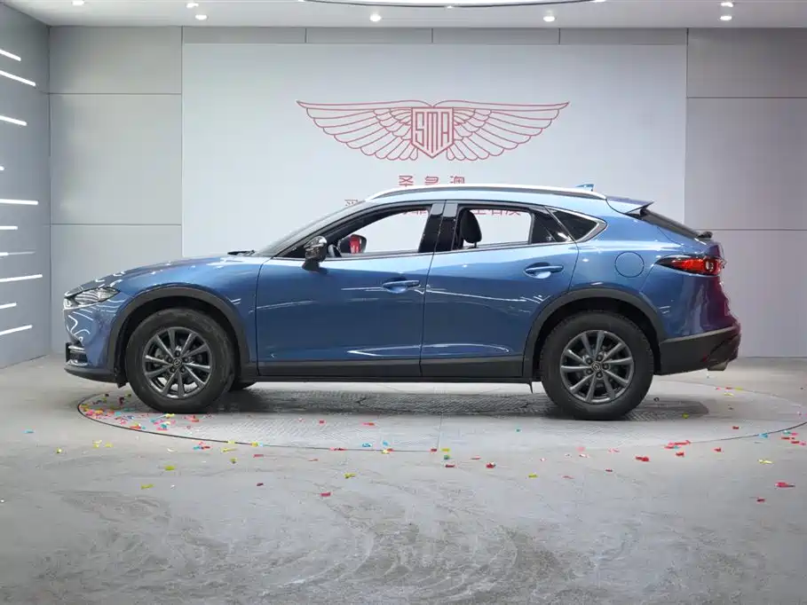 Mazda CX-4 2020 2.0L automatic two-wheel drive Blue Sky Vibrant Edition купить на сайте DeffCars
