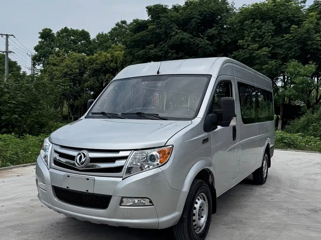 Yufeng 2020 2.5T V9 logistics vehicle long axis mid-roof 6-9 seats national V ZD25 купить на сайте DeffCars