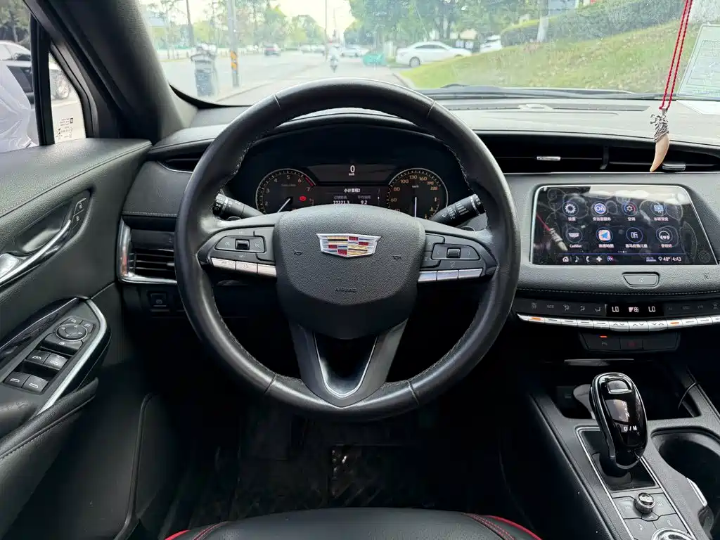 Cadillac XT4 2020 28T 2WD Technology Edition купить на сайте DeffCars