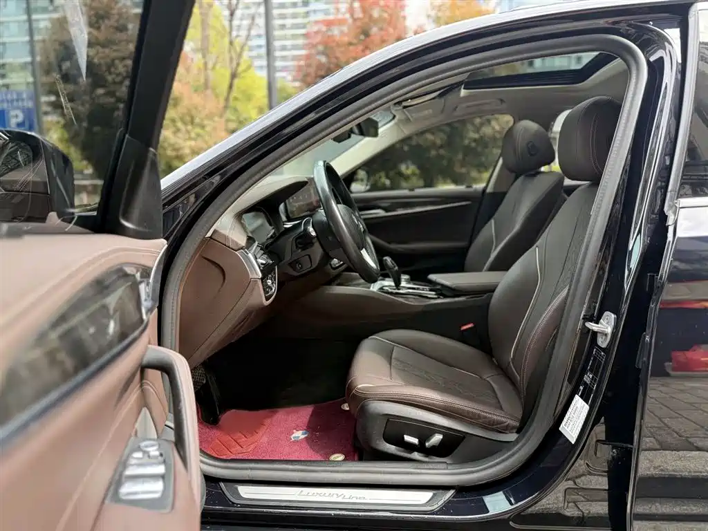 BMW 5 Series 2021 525Li Luxury Package купить на сайте DeffCars