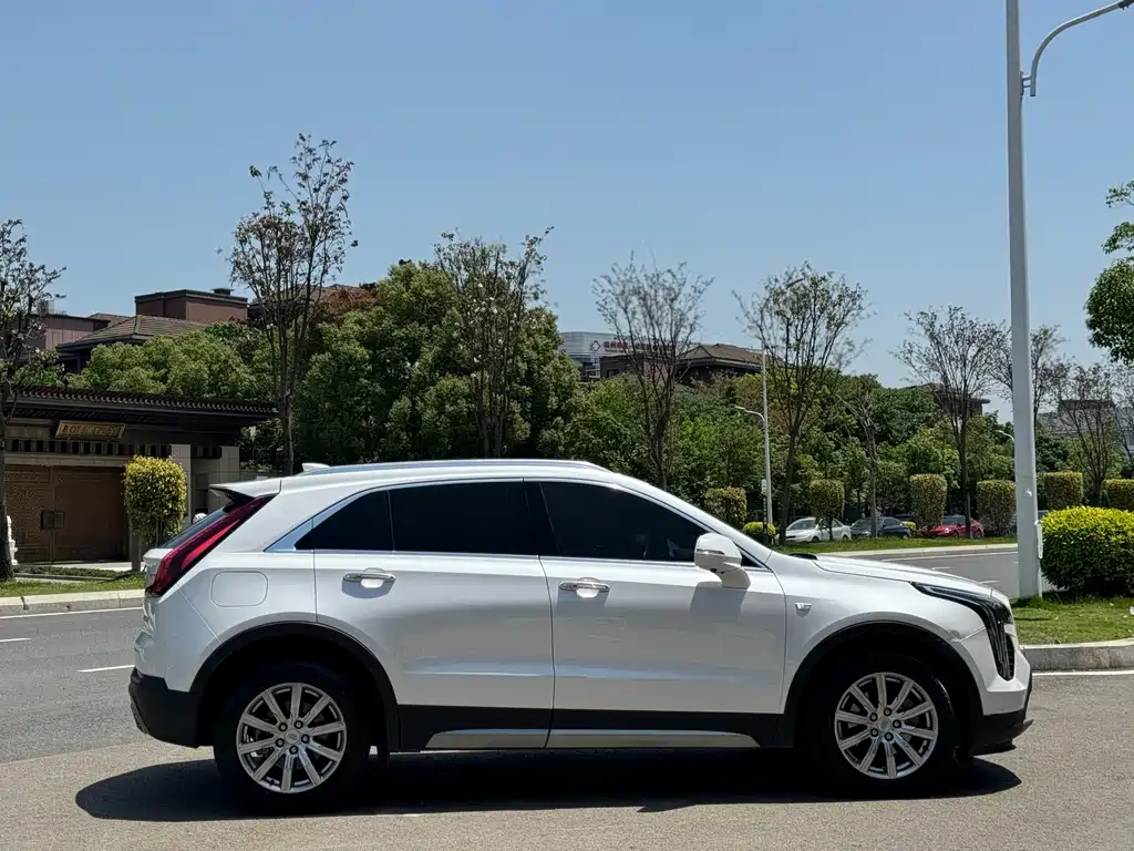 Cadillac XT4 2020 facelift 28T two-wheel drive leading model купить на сайте DeffCars