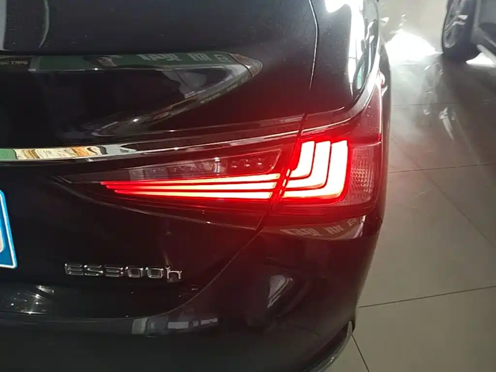 Lexus ES 2023款 200 卓越版 купить на сайте DeffCars