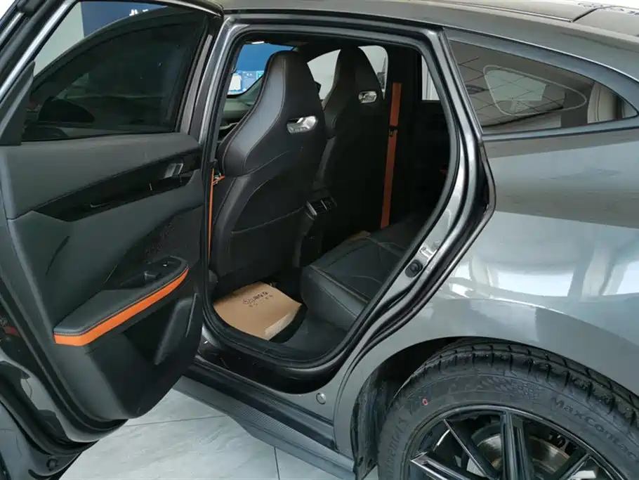 Changan UNI-V 2023 1.5T premium model купить на сайте DeffCars