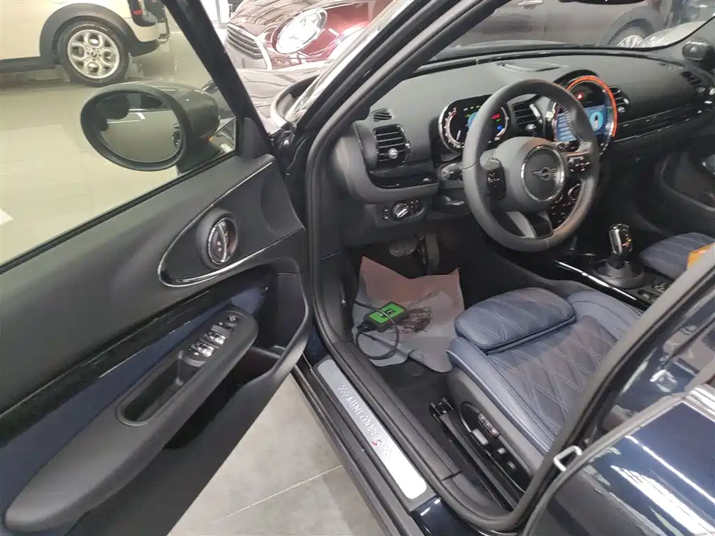 MINI CLUBMAN 2023 facelift 2.0T COOPER S Connoisseur купить на сайте DeffCars