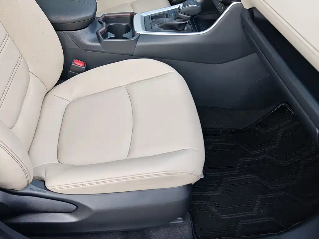 RAV4 Rongfang 2021 2.0L CVT two-wheel drive fashion version купить на сайте DeffCars