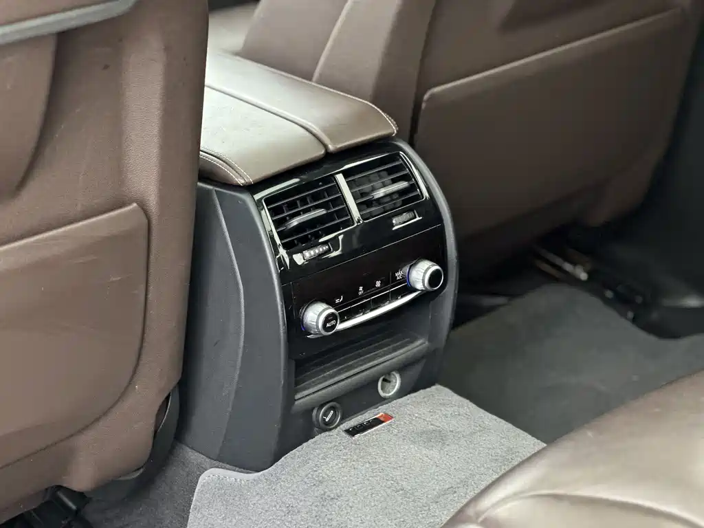 BMW 5 Series New Energy 2019 530Le Luxury Package купить на сайте DeffCars