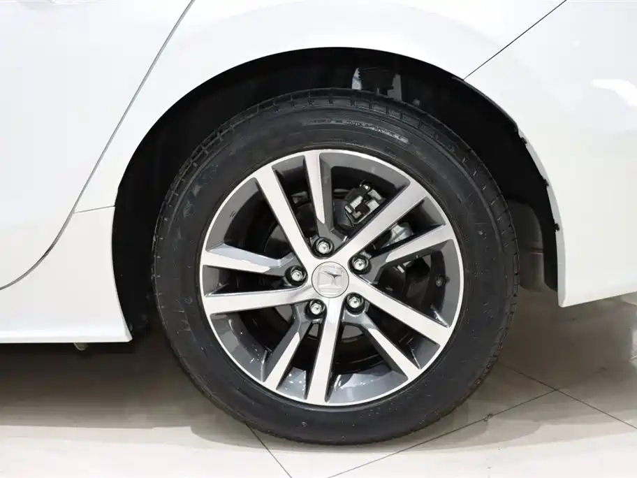 Model 2023 240TURBO CVT Leading Edition купить на сайте DeffCars