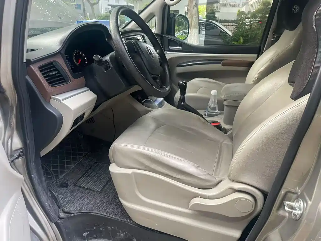Lingzhi 2020 M5L 1.6L luxury model 7 seats купить на сайте DeffCars