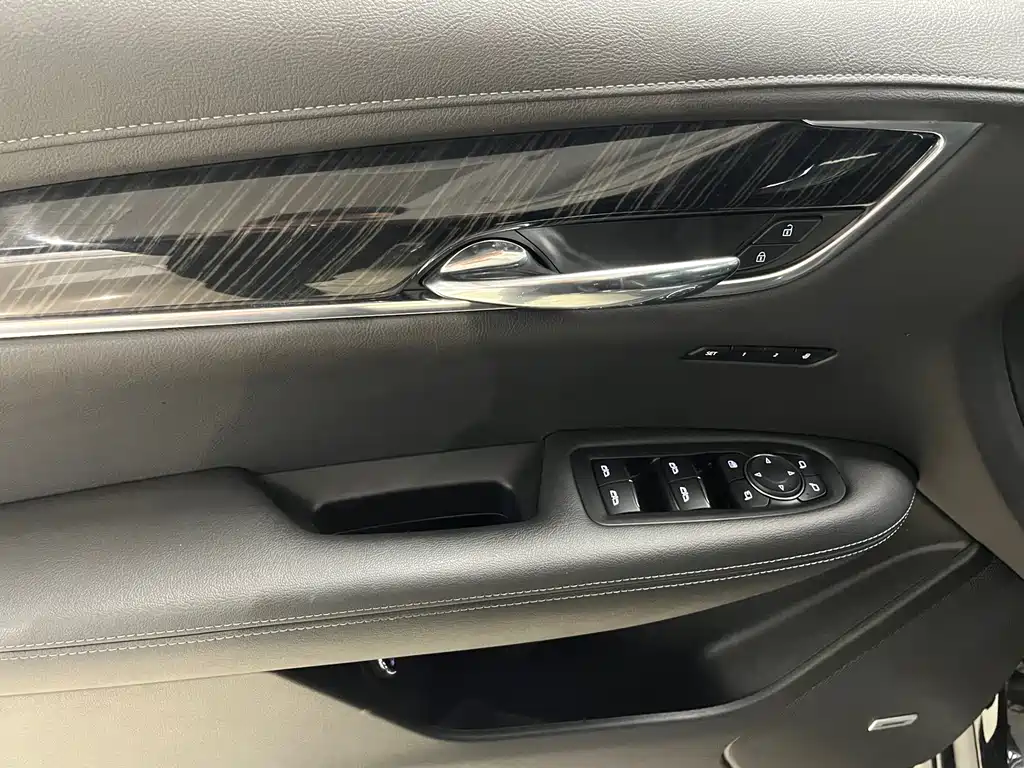 Cadillac XT6 2020 28T six-seat luxury model купить на сайте DeffCars